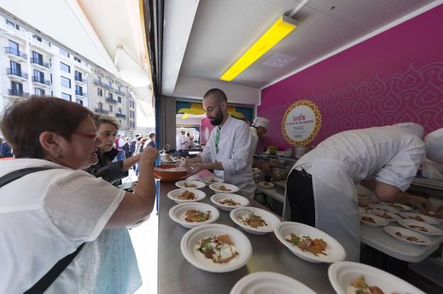 Comida india en la calle. :: d.e./