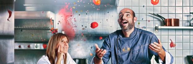 Yolanda y Juanjo dirigen 'Cocinandos', el único restaurante con estrella en León. :: cocinandos/