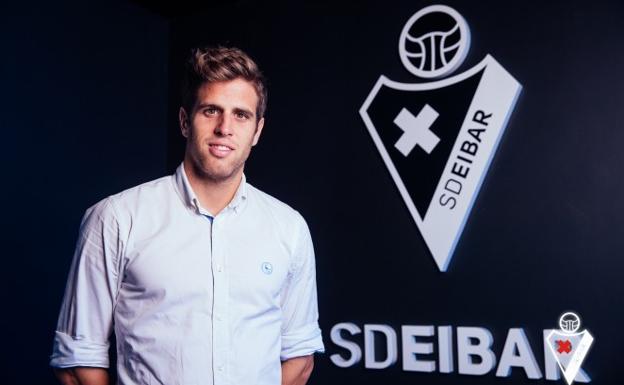 Pablo Hervías, jugaor riojano del Eibar Pablo Hervías, jugaor riojano del Eibar