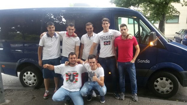 De Rincón de Olivedo a Pamplona, ayer, en taxi. :: l.r.