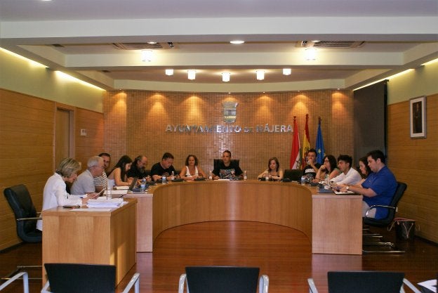 La Corporación najerina, ayer en el pleno extraordinario de resolución de la alegación. :: F. D.