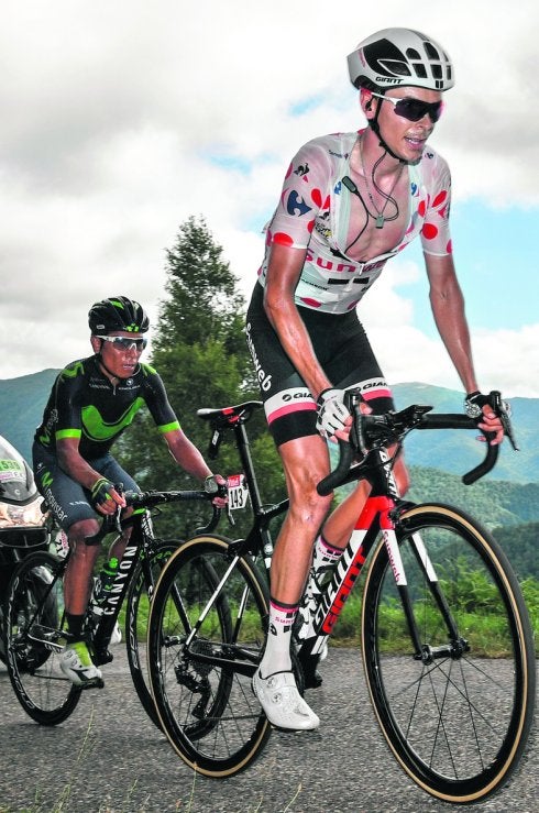 Barguil, ganador ayer en Foix, por delante de Quintana. :: afp