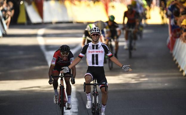 El ciclista australiano Michael Matthews celebrando el triunfo de etapa.