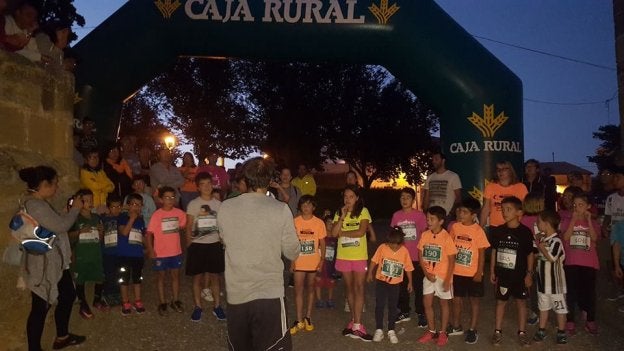Salida de la II Carrera Nocturna de Zarratón, celebrada el sábado.