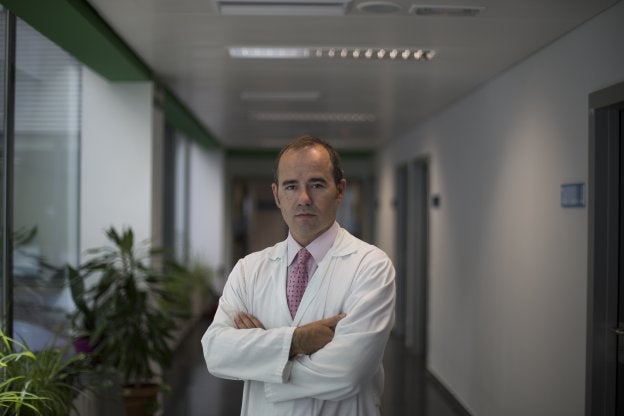 Hilario Blasco-Fontecilla, psiquiatra del Hospital Puerta de Hierro y autor del libro 'Hacia un mundo feliz'. :: óscar chamorro