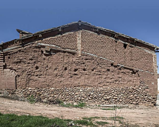 Arenzana de Abajo. Vista de un rincón de la localidad del Najerilla. ::