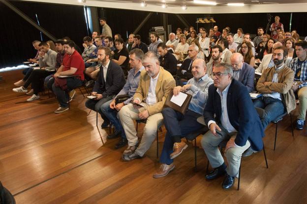 Organizadores y ponentes antes de estas jornadas formativas. ::/Antonio Díaz Uriel
