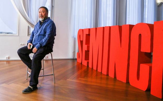 Ai Weiwei ayer
en Valladolid,
donde se vio su
estremecedor
documental.
:: Gustavo Villamil
/