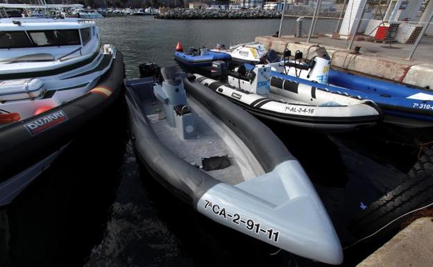 Embarcación utilizada por los inmigrantes para llegar a Ceuta./Efe