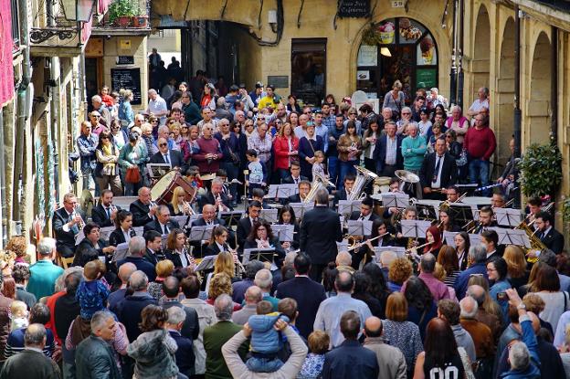 La Agrupación Musical de Laguardia, durante uno de sus recitales. :: /EDUARDO MORENO