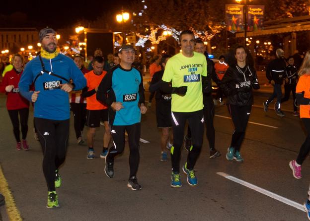 Participantes en la carrera popular larga celebrada el año pasado con motivo de la Virgen de la Esperanza. :: /Antonio Díaz Uriel