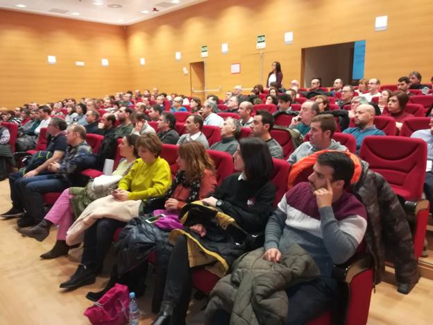 Asistentes al encuentro de delegados de prevención que acogió ayer Riojafórum. :: /UGT