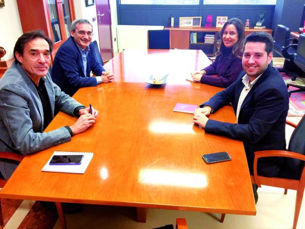 García Tuza y Rubio, de la Universidad de La Rioja, y Chus Zapata y Javier García, del Ayuntamiento de Arnedo. :: /A.A.
