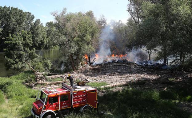 Los logroñeses están «desprotegidos a diario» por la falta de bomberos, denuncia FeSP-UGT