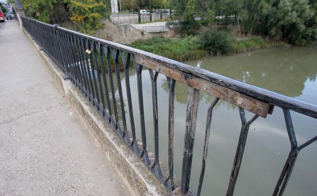 Imagen del puente de piedra.