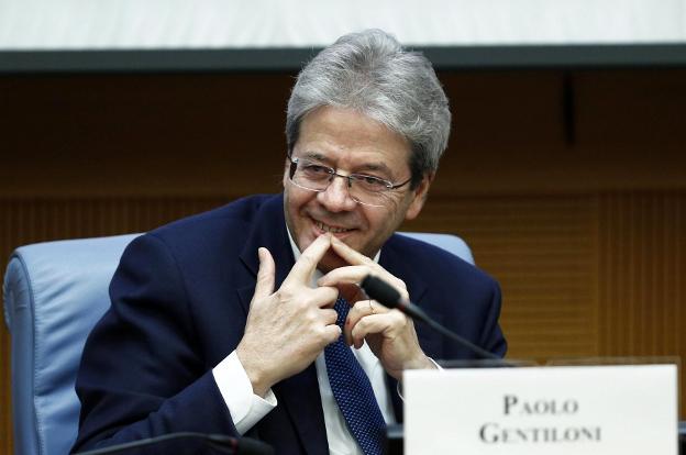 El primer ministro Paolo Gentiloni, en la rueda de prensa. :: efe/