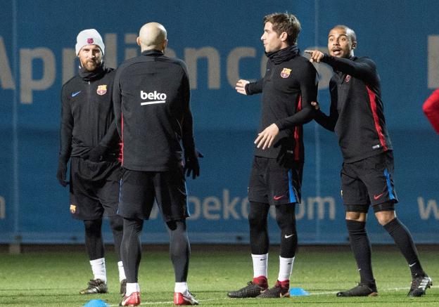 Messi, Mascherano (de espaldas), Sergi Roberto y Rafinha. :: efe
/
