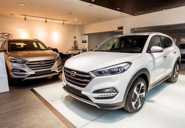 El Tucson en la exposición de Riauto, concesionario oficial de Hyundai, en el polígono de La Portalada. :/Fernando Díaz