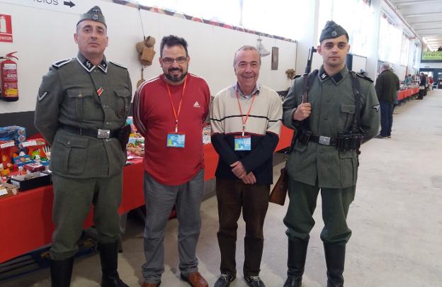 El club de coleccionismo de Calahorra, en la feria. :: El lazarillo. /