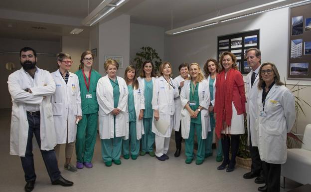 El equipo responsable de la intervención, con la consejera