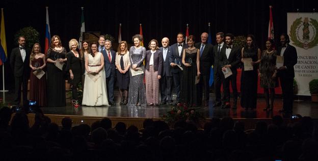 Foto de familia de los participantes en la fase final del concurso. /Antonio Díaz Uriel