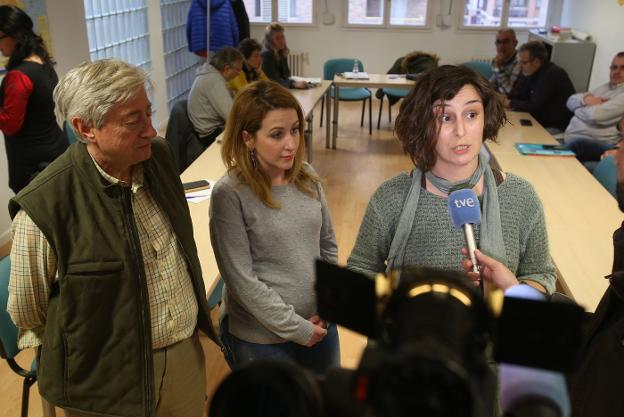 Asistentes a la asamblea celebrada ayer en Logroño. :: j. marín/