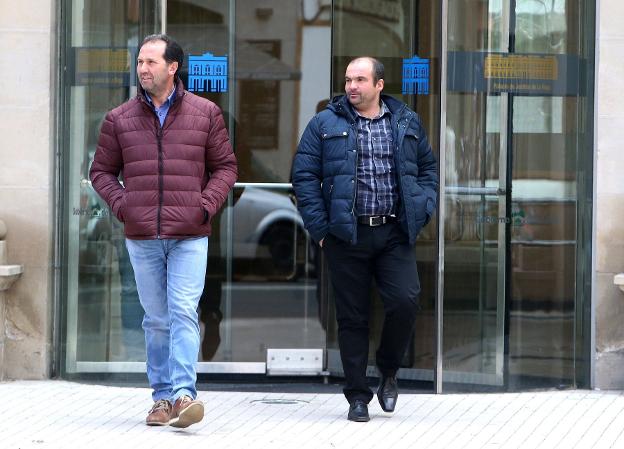Santibáñez, a su salida del Palacio de Justicia en Logroño, donde tiene varias causas abiertas. :: /Juan Marín