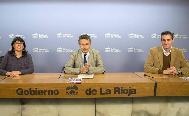 Alba Moreno, Conrado Escobar y Diego Azcona. /GOB. RIOJA
