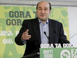 El presidente del PNV en Vizcaya, Andoni Ortuzar, durante la presentación en Bilbao de los actos que organizarán con motivo del Aberri Eguna. / Archivo/