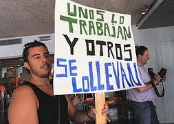 Un momento de la concentración del viernes // MIGUEL HERREROS/