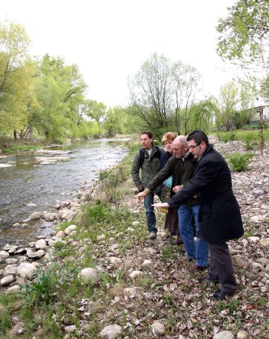 Los concejales del PP, ayer en el parque del Iregua./E. DEL RÍO/