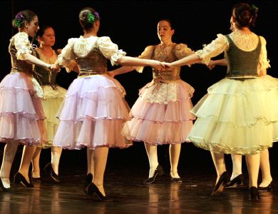 FESTIVAL. El Autitorio de Logroño fue escenario ayer de varias actuaciones. / JUSTO RODRÍGUEZ/