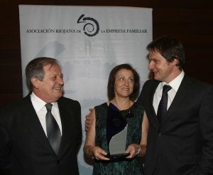 Los responsables de Electra Autol, ayer durante la gala de entrega de premios. ::
DÍAZ URIEL/