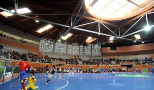 Unas dos mil personas asistieron ayer a la inauguración deportiva del Arnedo Arena y disfrutaron con el triunfo de España. ::
MIGUEL HERREROS/