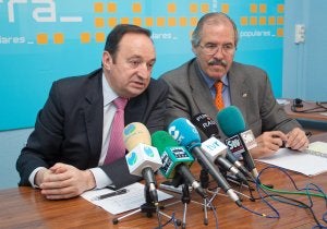 Sanz y Pagola, en la rueda de prensa de ayer. :: LA RIOJA/