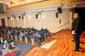 La sala Gonzalo de Berceo acogió ayer la presentación de un libro sobre Jan Svankmajer y la proyección de ocho de sus cortos. ::
JONATHAN HERREROS/