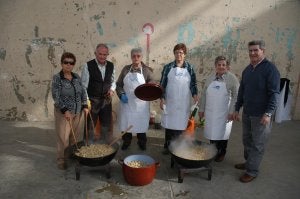 Degustación de champiñón de Pradejón, ayer, en Igea. :: SANDA/