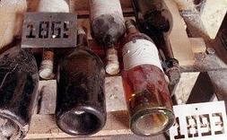 Históricas añadas de Chateau D´Yquem, que alcanzan precios desorbitados en las subastas. /A.P./