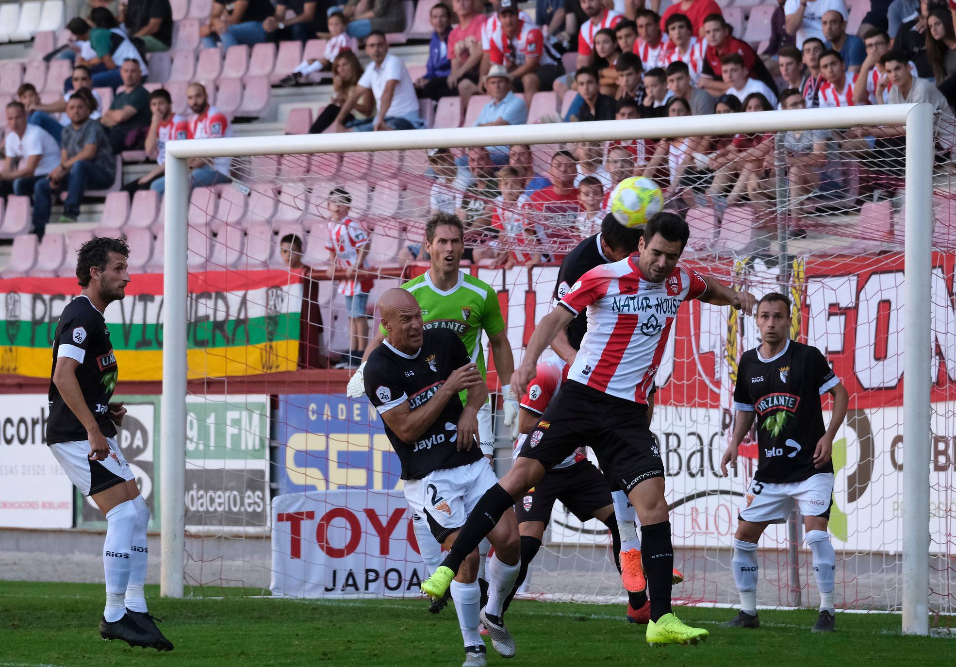 Las fotografías de la goleada de la UDL sobre el Tudelano