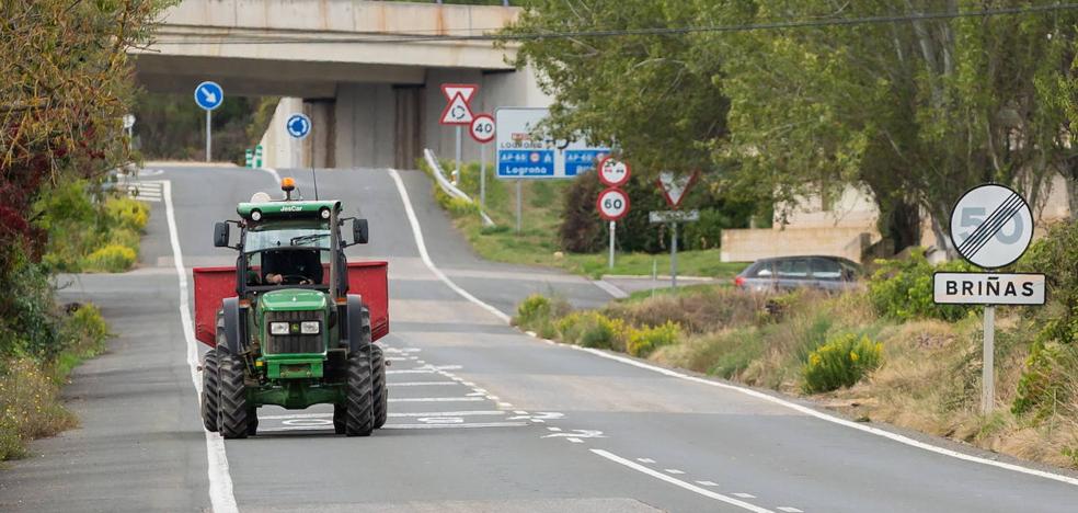 Los vehículos agrícolas tendrán itinerarios obligatorios durante la vendimia - Vimarsana News