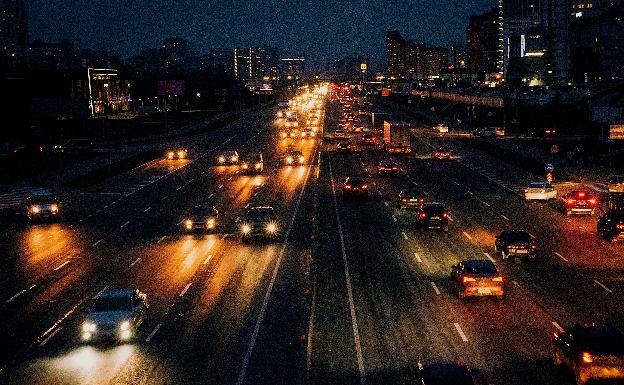 Cinco recomendaciones básicas para conducir con seguridad de noche